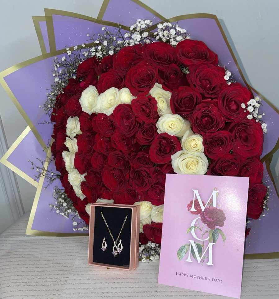 Floral Gift Hamper – (Bouquet of mixed florals, card and jewelry set)