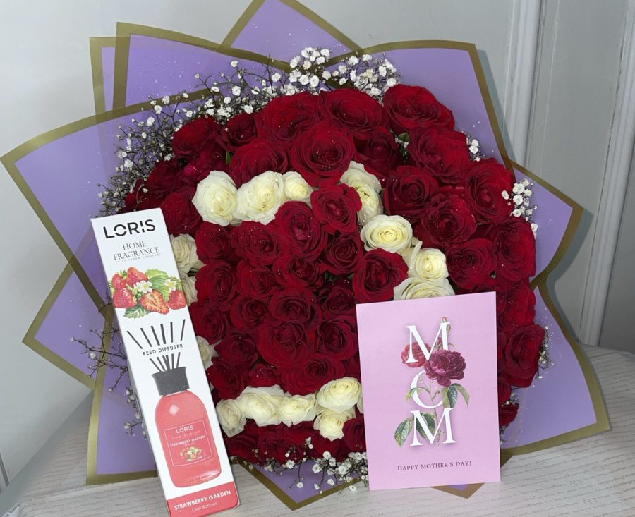 Mother’s Day Fragrance Package ( Mixed Rose Bouquet with Card and Home Fragrance diffuser)